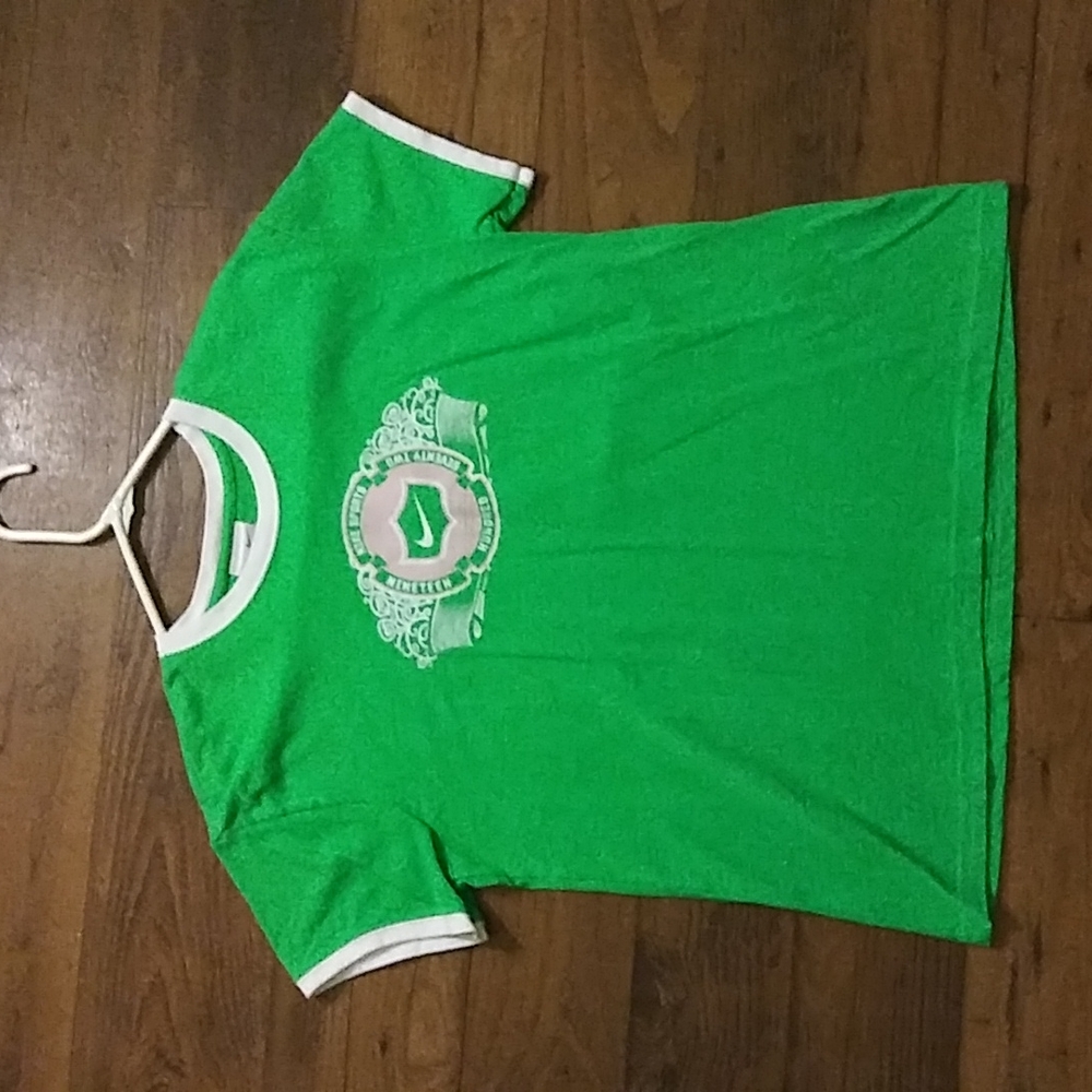 Y2K nike shirt